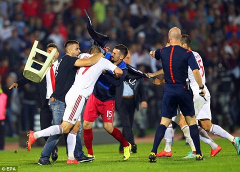 Kacau!! Laga Serbia vs Albania Berujung Kerusuhan